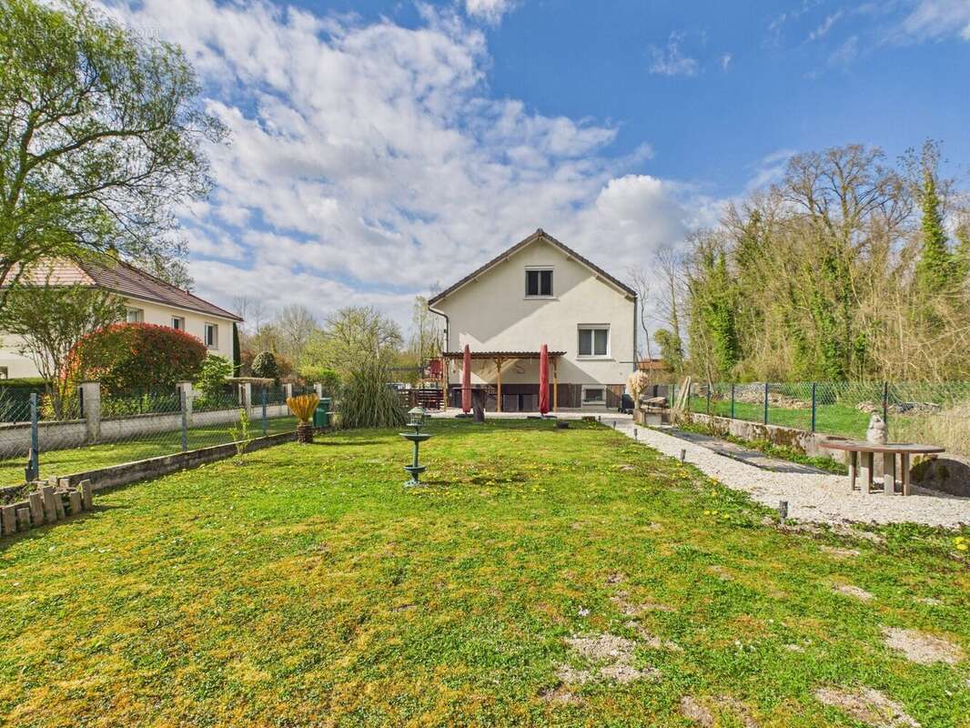 Maison à VILLECHETIF