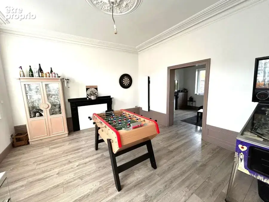 Maison de style Bourgeoise entièrement rénovée située au coeur du village !! Prix NEGOCIABLE ! - photo 10