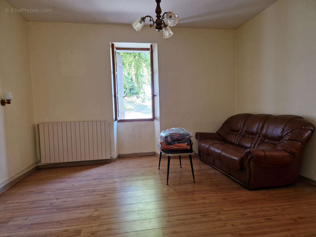 Maison à SAINT-EUTROPE-DE-BORN