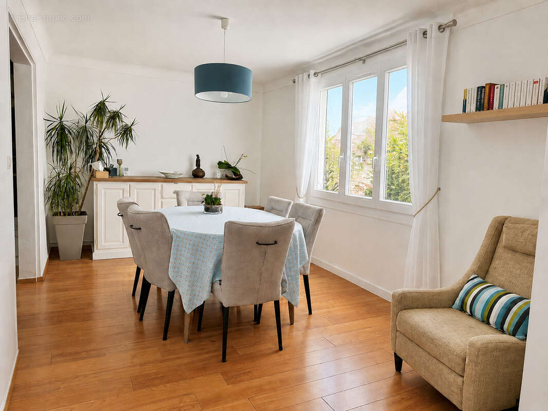 Maison familiale de 110 m2 rénovée avec espace bureau et dépendances à trignac - photo 3