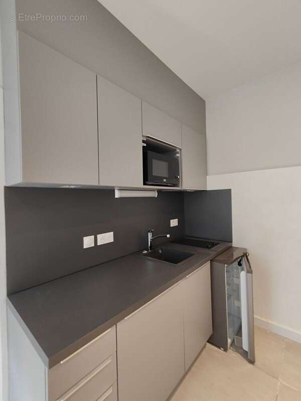 Commerce à PARIS-7E