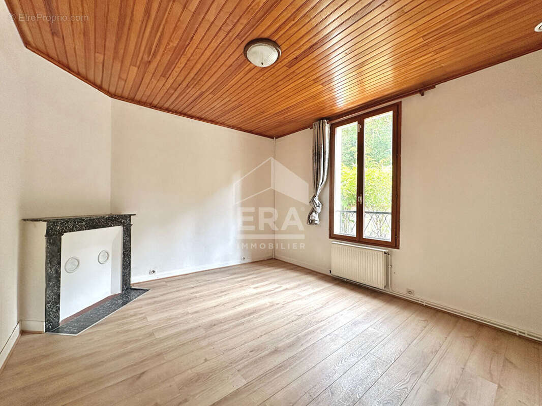 Maison à BAGNEAUX-SUR-LOING