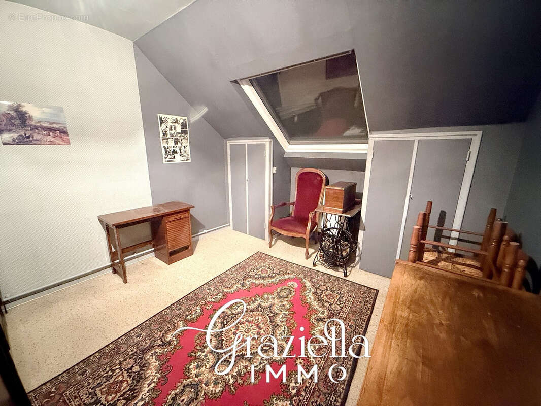 Maison à DAMPNIAT