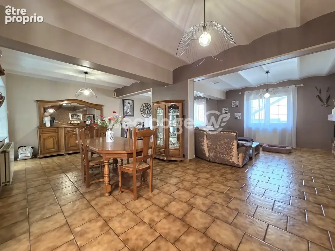 Maison 7 pièces 165 m² à vendre à Hautmont (59330) - photo 3