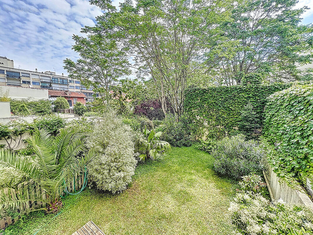 Appartement à SURESNES