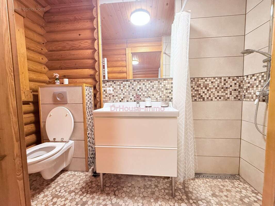 Maison à VENDAYS-MONTALIVET