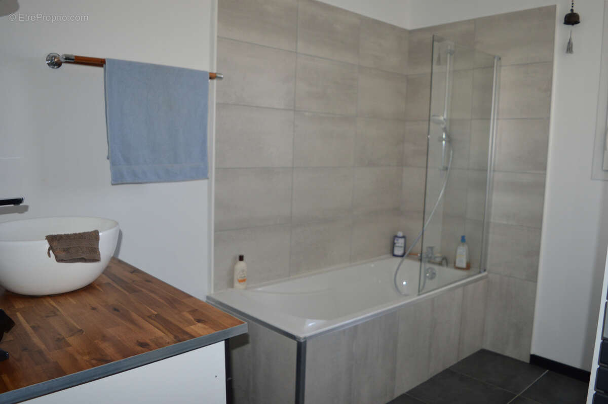 Maison contemporaine de 2020, en excéllent état, matériaux et finitions de grande qualité... - photo 16