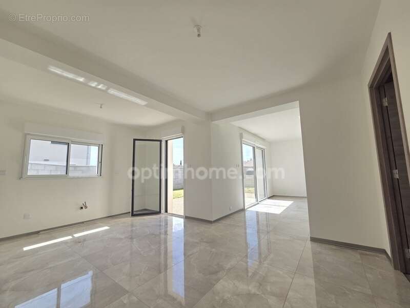 Pavillon individuel à vendre 3 chambres, garage et jardin à THIERVILLE SUR MEUSE - photo 2