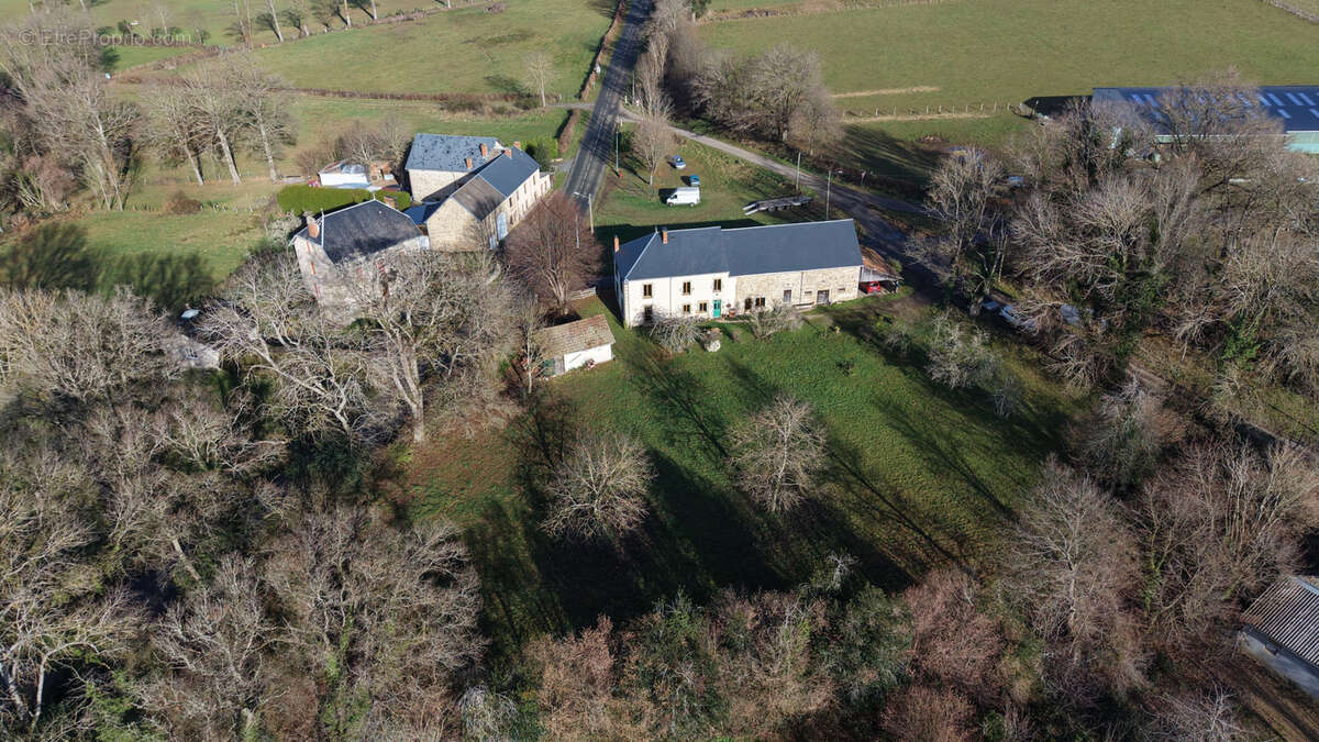 Maison à SAINT-GERVAIS-D'AUVERGNE