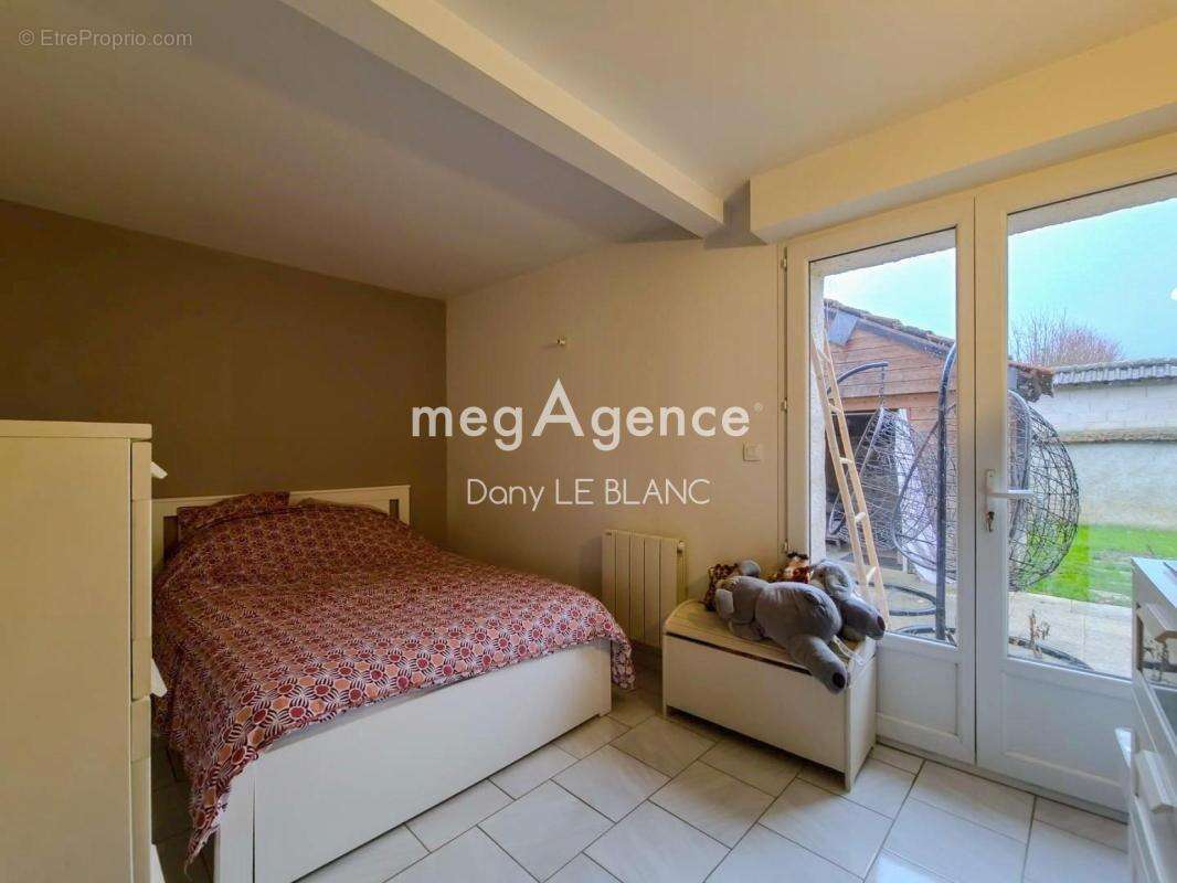 Ensemble immobilier – 4 appartements + maison + grange - photo 4