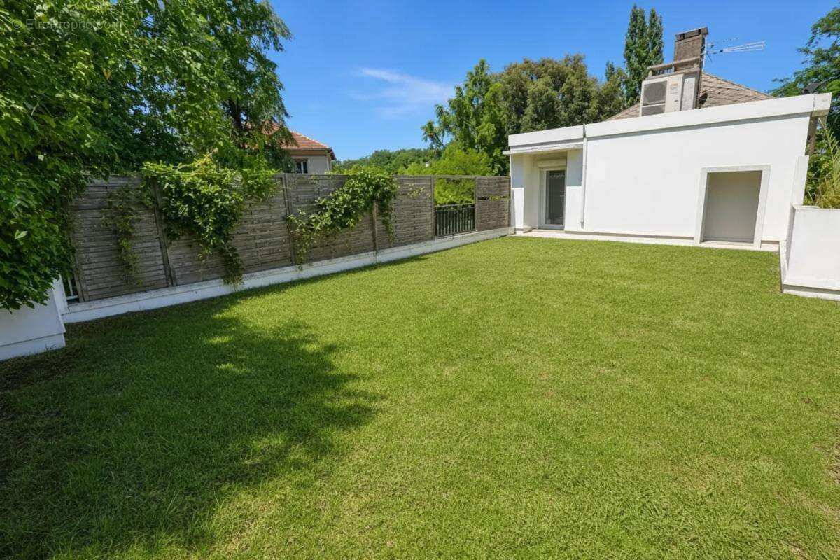 Maison de 8 pièces de 240 m² à Aureilhan - photo 23