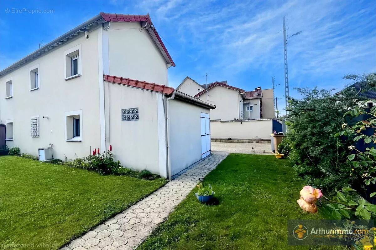 Maison à LIVRY-GARGAN