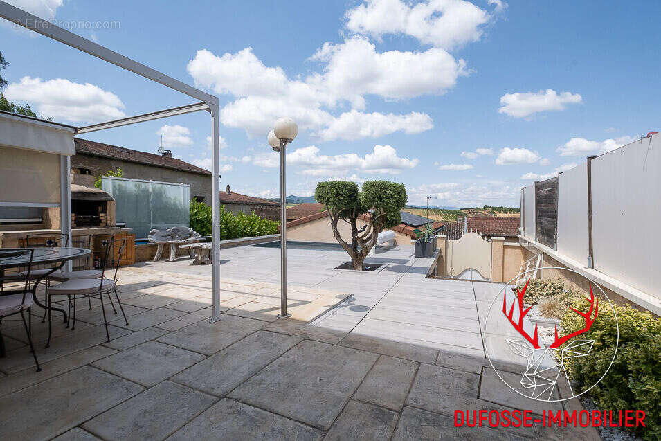 Villefranche -sur-Saône-Maison à Vendre -3 chambres -piscine - photo 12