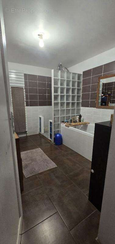 Maison en pierre 146m² rénovée situé à Frasne-le-Château - photo 12
