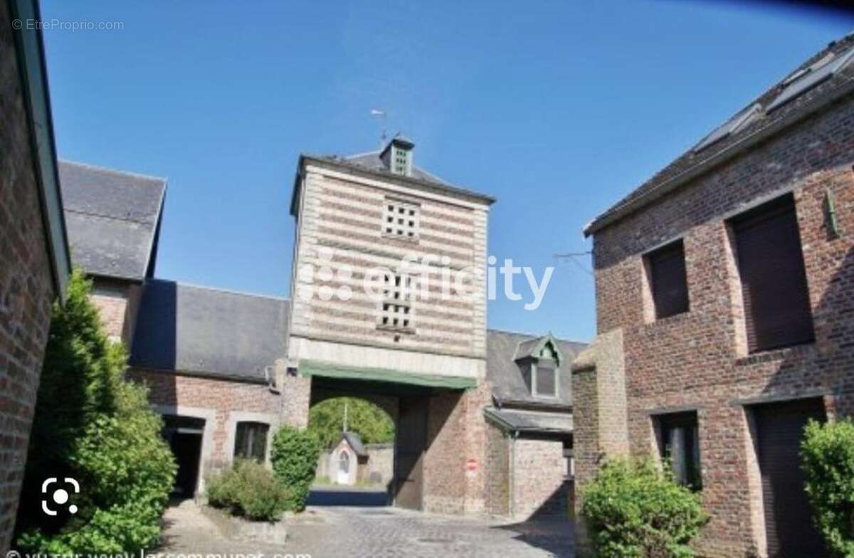 Appartement à FAMARS