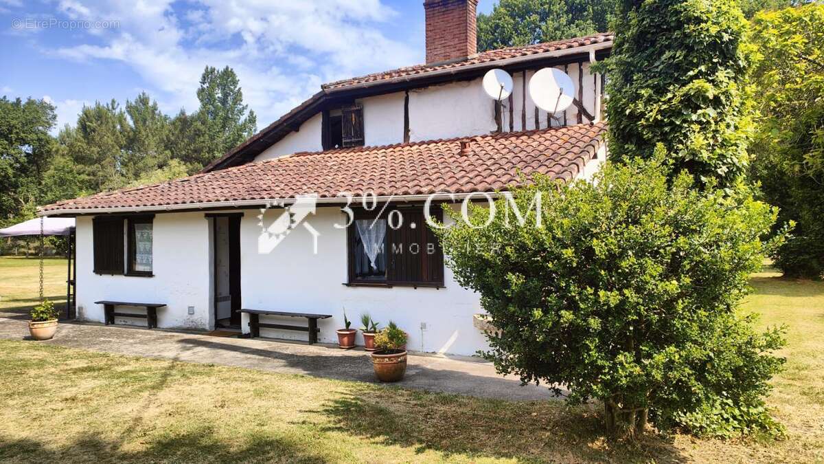 Maison à LUXEY