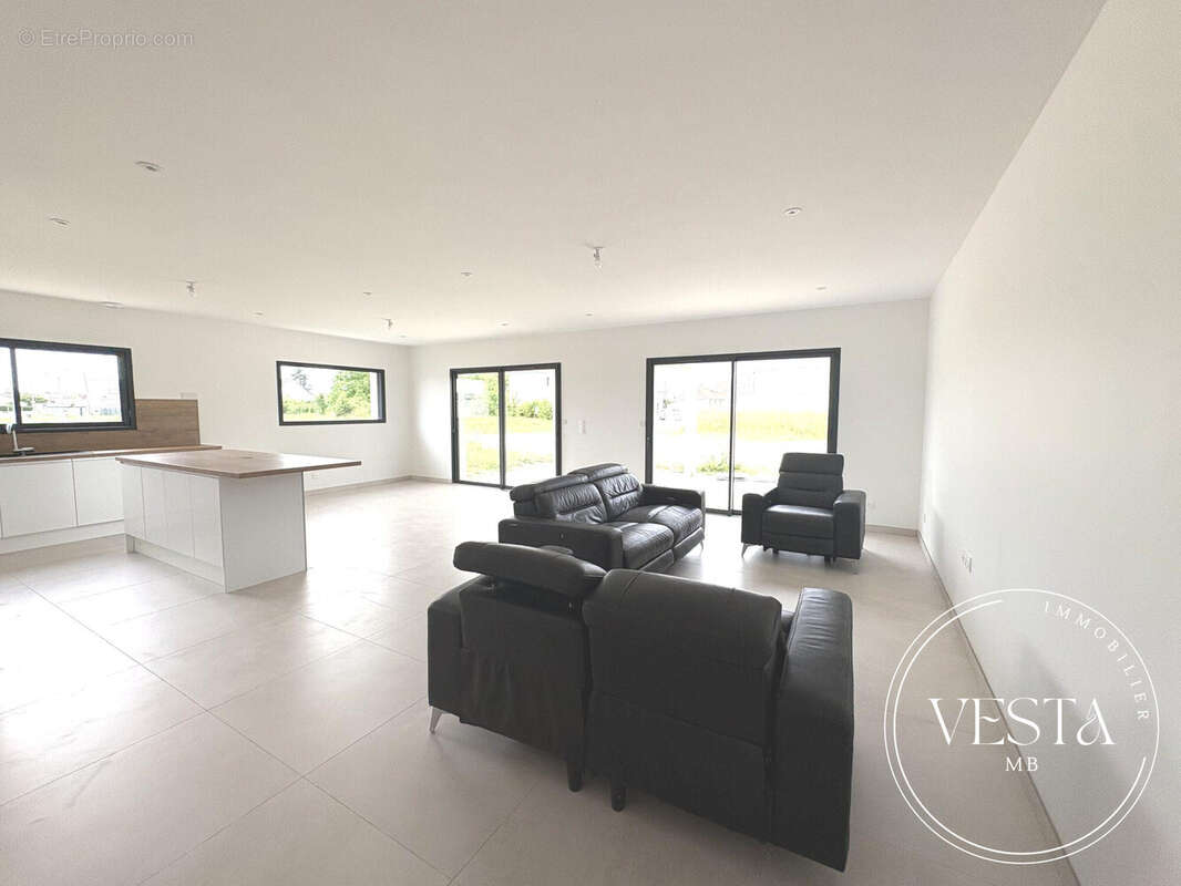Maison 144 m² à Genlis  - photo 5
