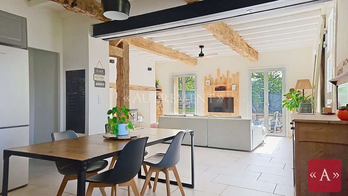Maison à SAINT-SULPICE