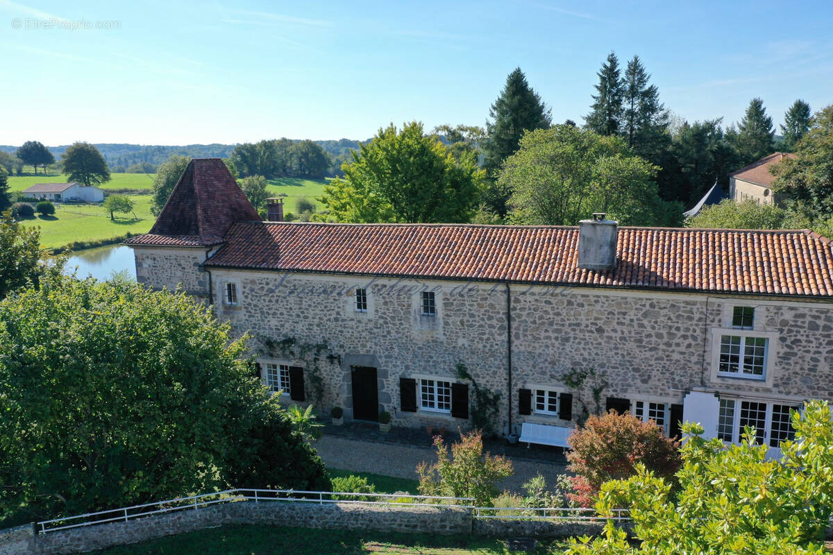 Maison à SAINT-ESTEPHE