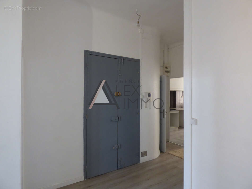 Appartement à MARSEILLE-4E