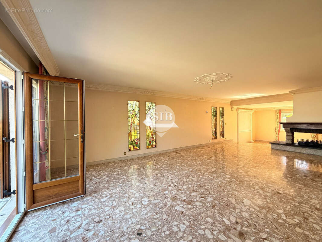 Maison à LA VILLE-DU-BOIS