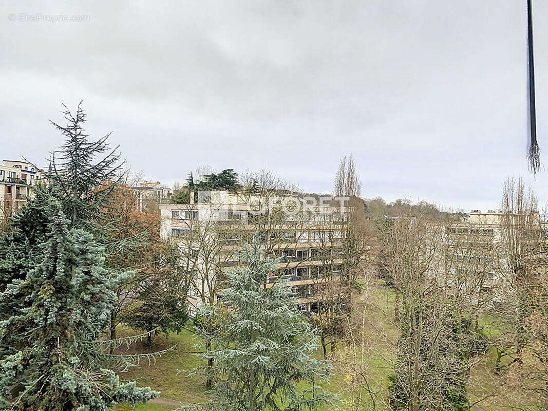 Appartement à L&#039;HAY-LES-ROSES