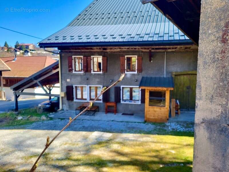 Maison à THOLLON-LES-MEMISES