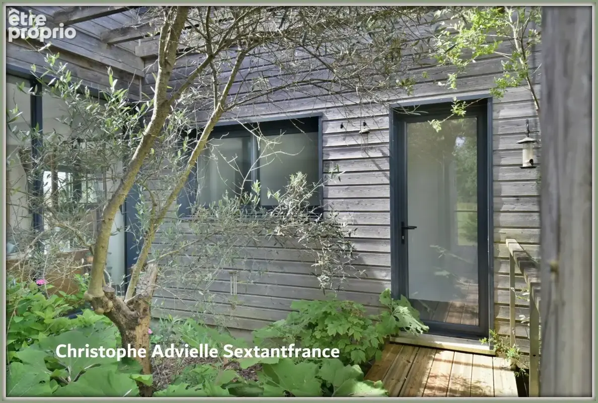 Villa d'architecte ossature bois, plain pied , 4 chambres , piscine, garage et atelier sur 1,6 Ha - photo 13
