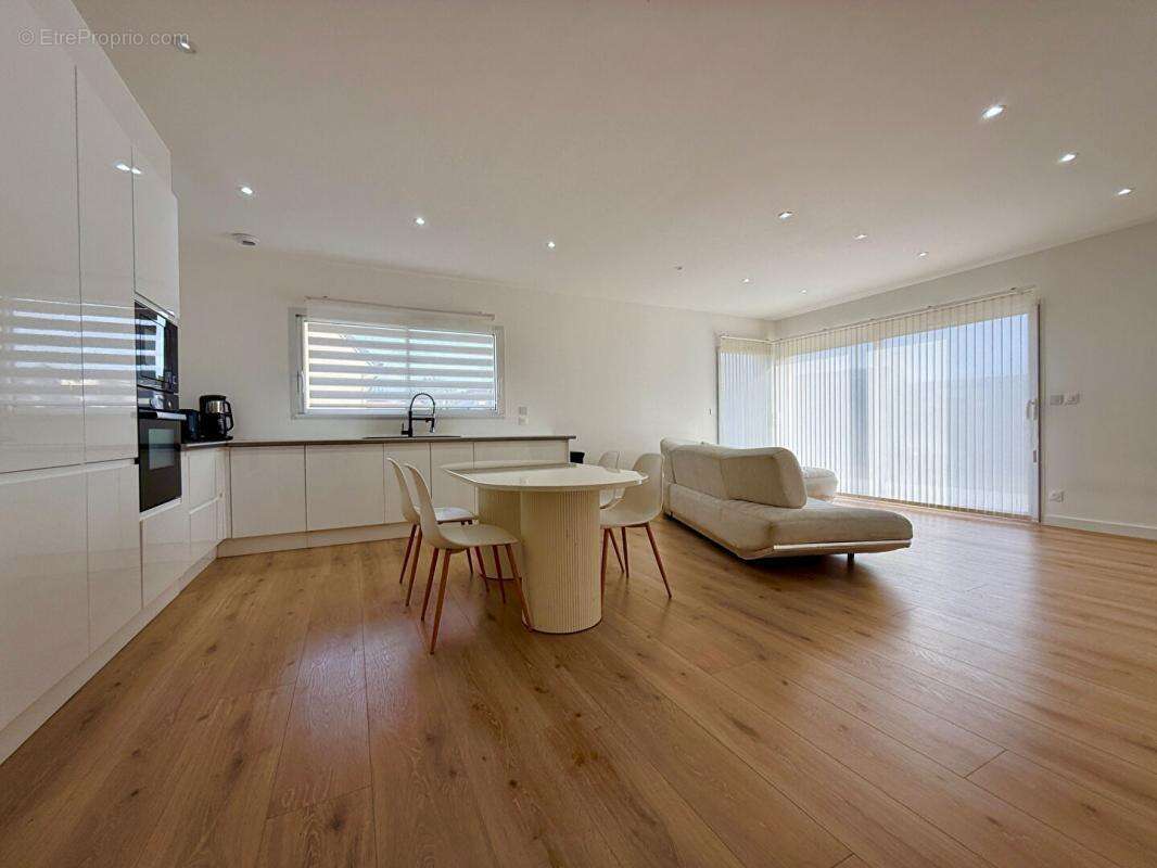 Maison à FRENOUVILLE