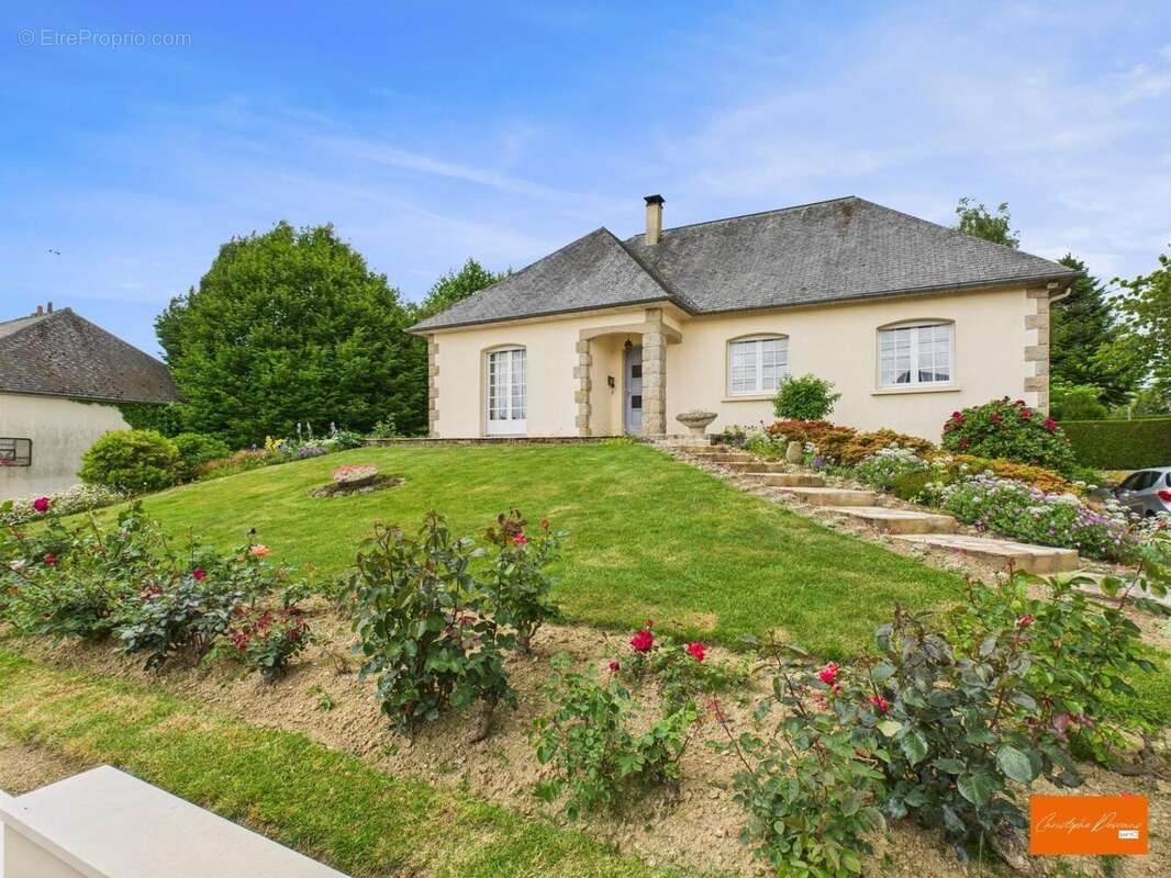 Photo 2 - Maison à SAINT-GEORGES-BUTTAVENT