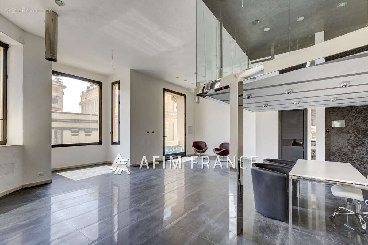 Appartement à BEAUSOLEIL