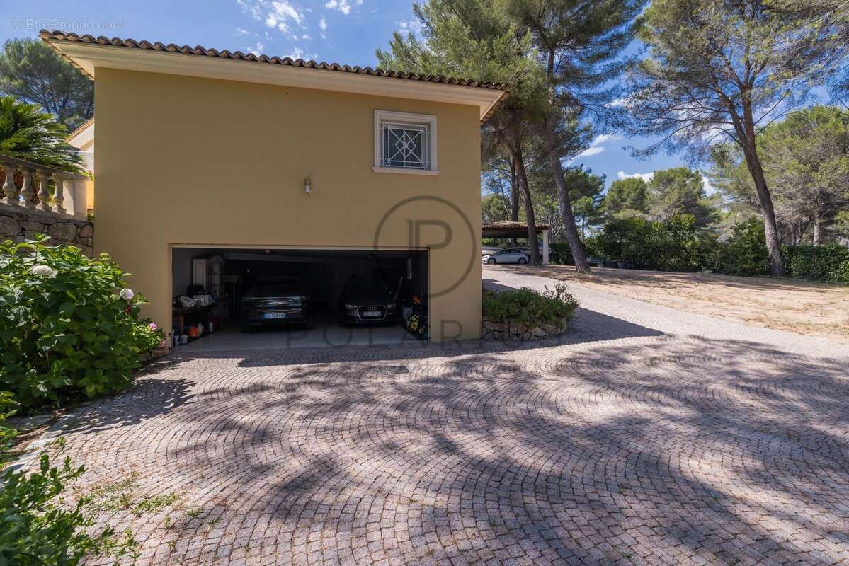 Maison à MOUGINS