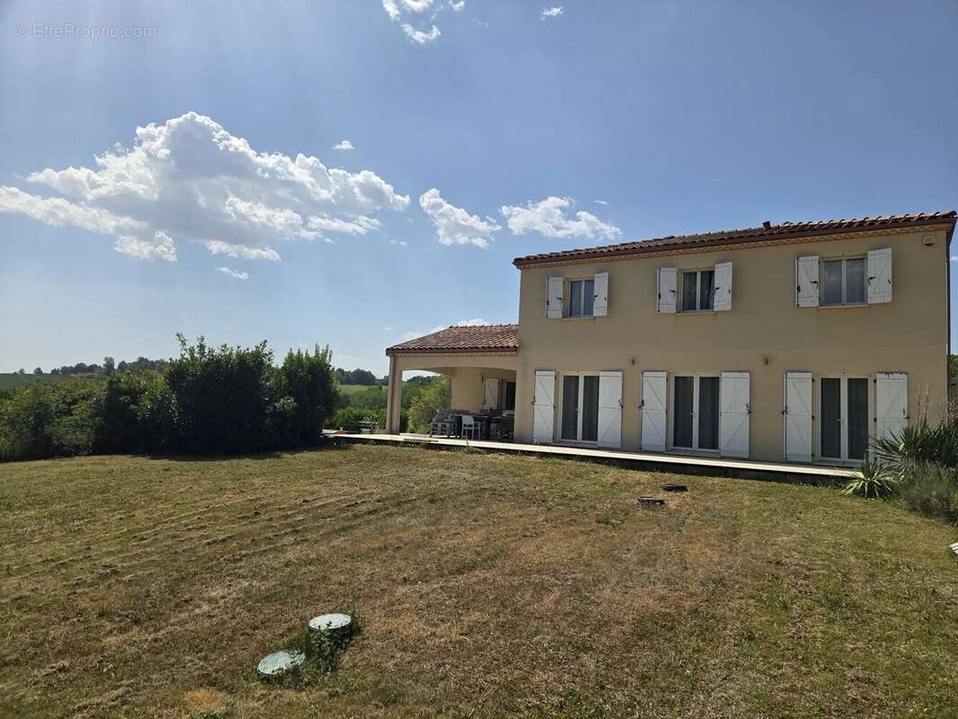 Maison 149 m² à Montpezat-De-Quercy  - photo 2