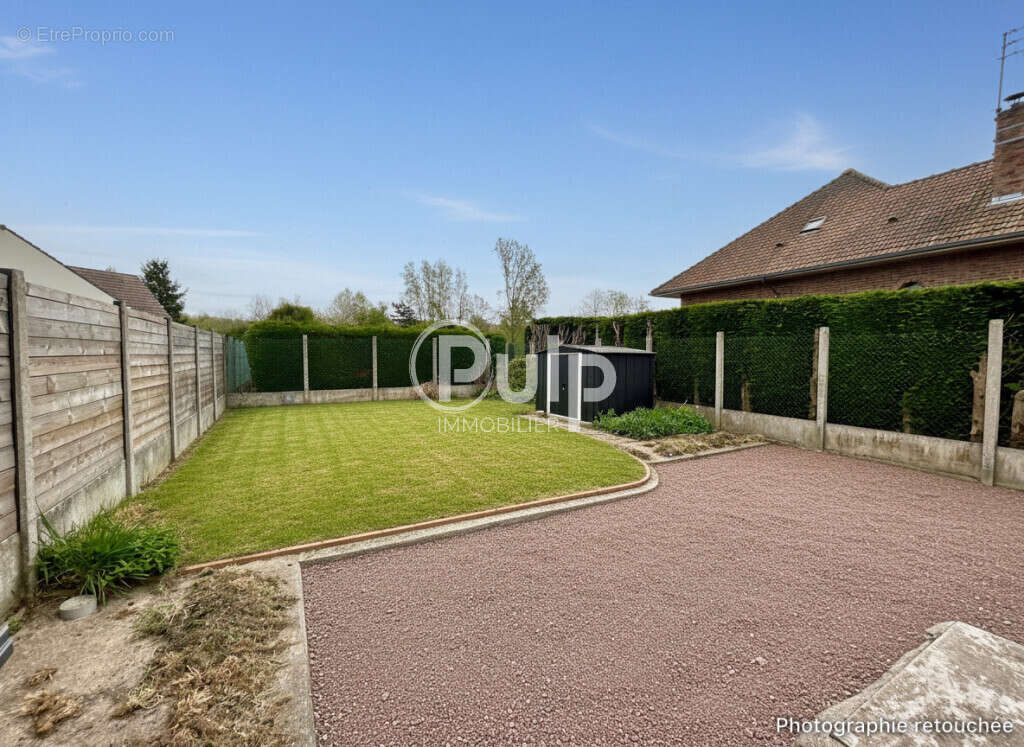 Maison à OSTRICOURT