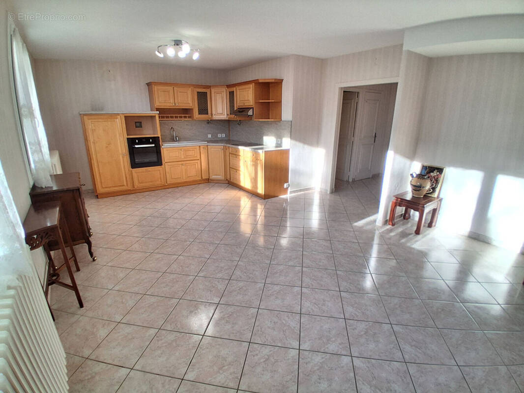 Appartement à SAINT-CYR-SUR-LOIRE