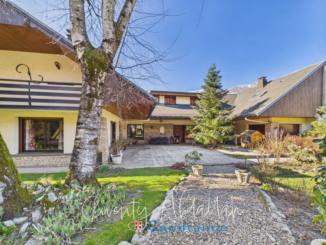 Grande propriété familiale sur 7 533 m² de terrain plat - photo 26