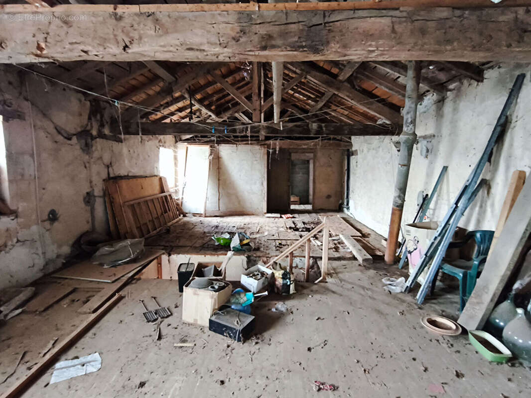 Maison à SOMMIERES-DU-CLAIN