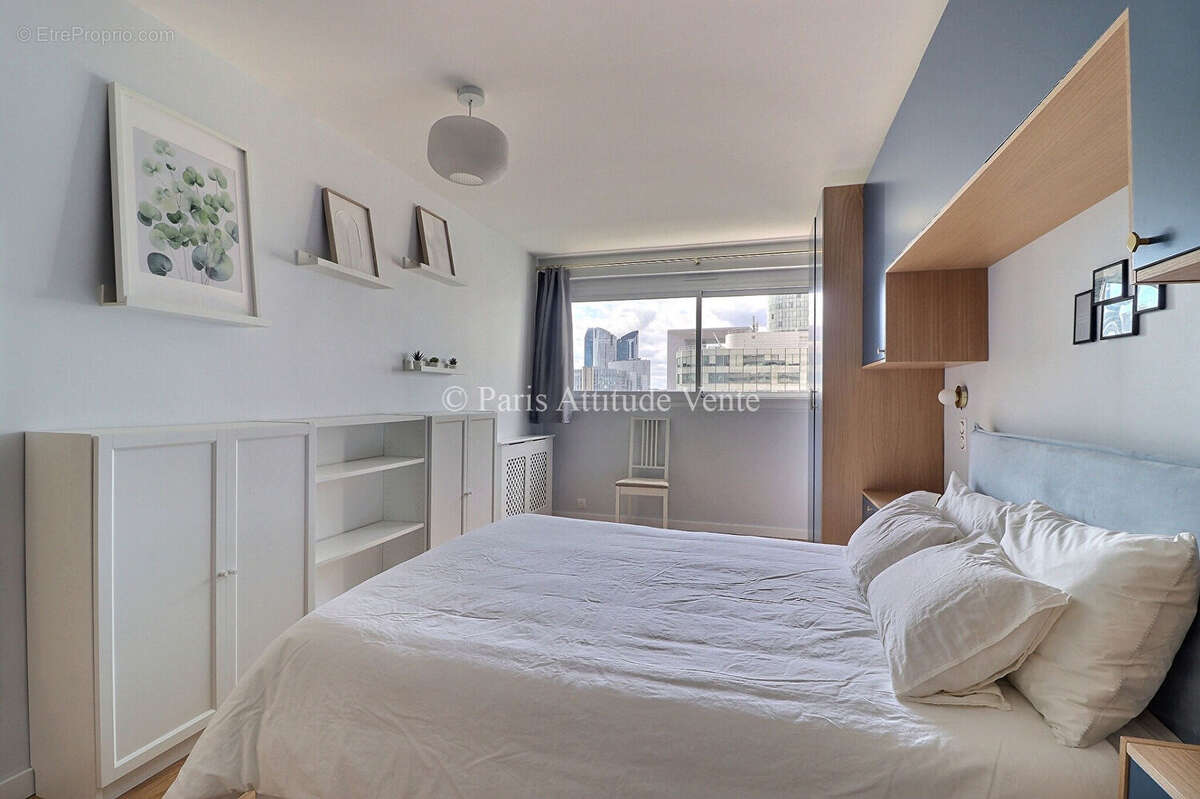 Appartement à COURBEVOIE