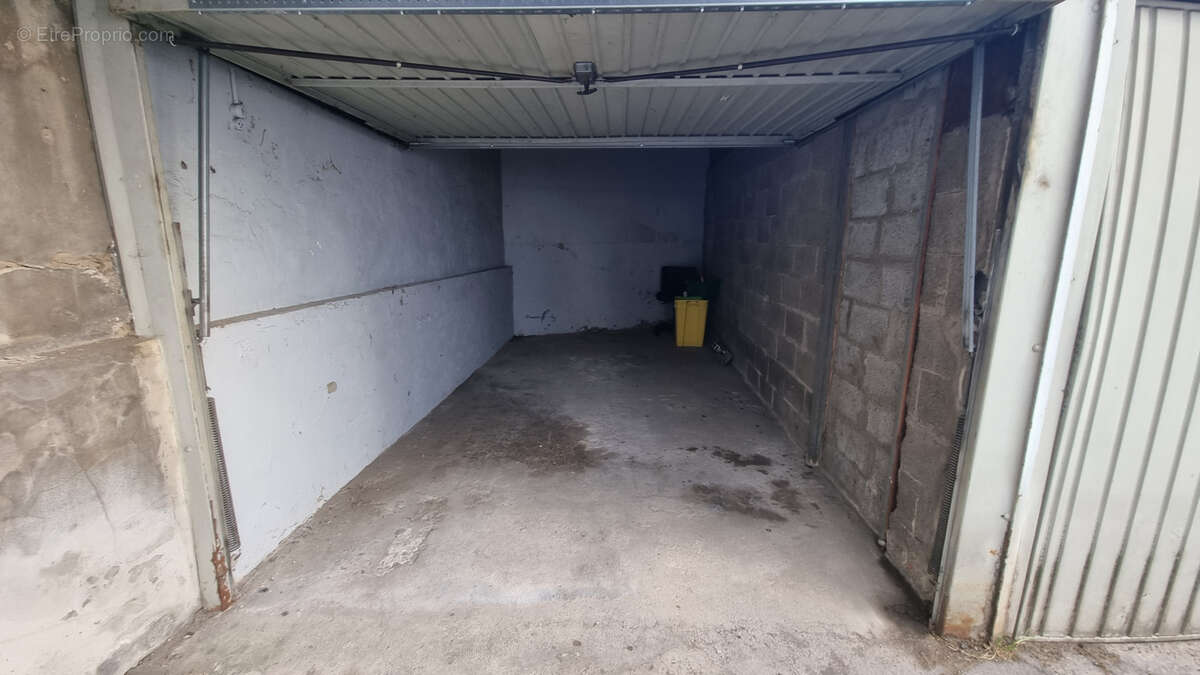 Parking à LYON-7E