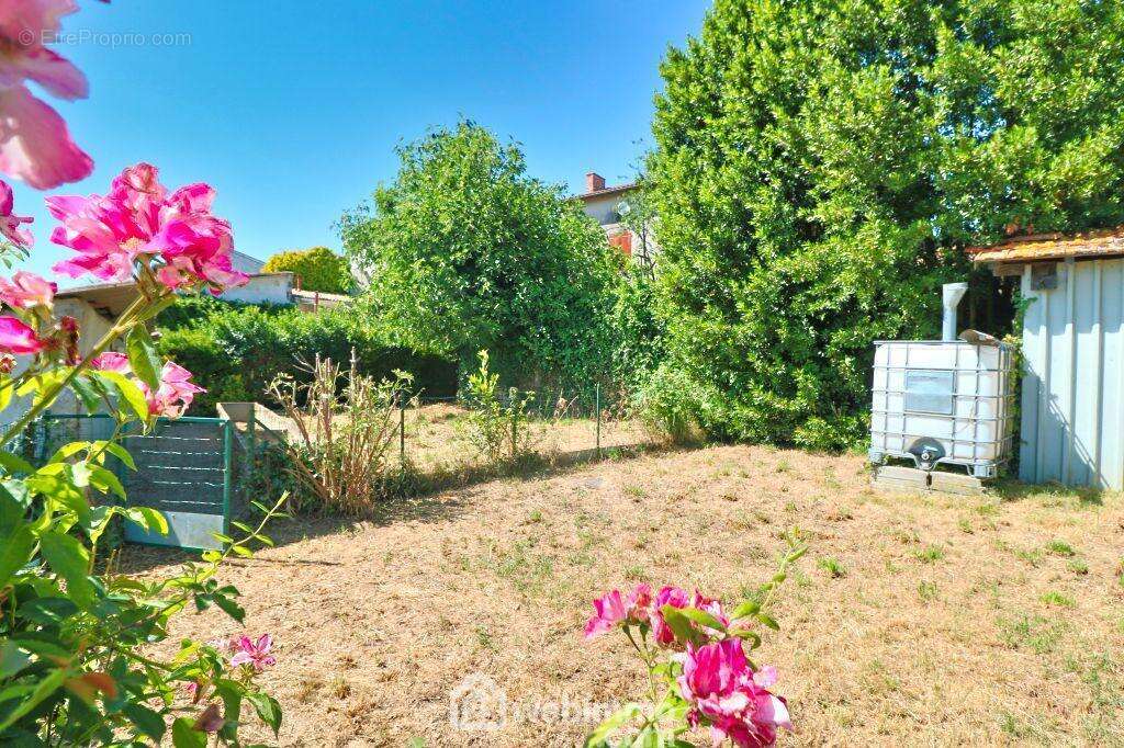 Un beau projet d'investissement locatif en c½ur de ville. - Maison à VIVONNE