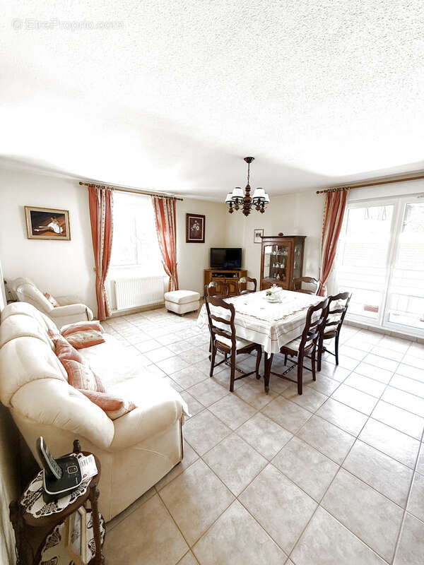 Appartement à ARS-SUR-MOSELLE