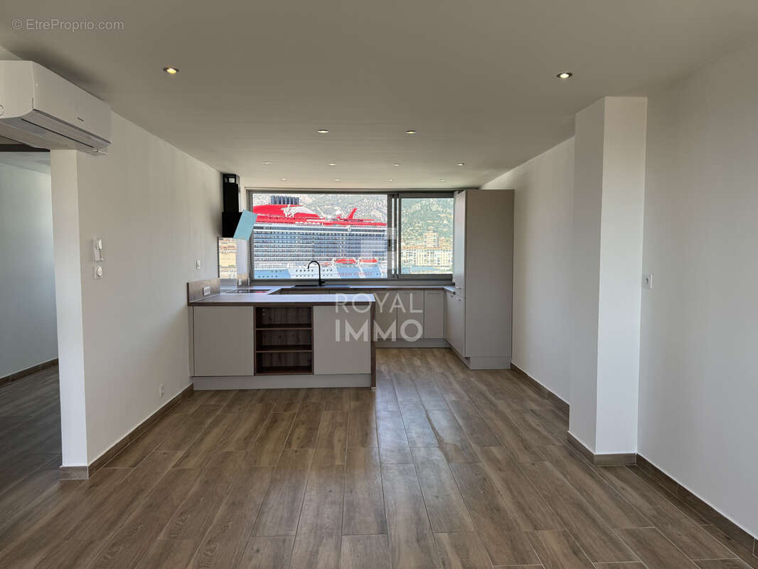 T3 rénové - Ascenseur - vue mer - 67m2 - photo 3