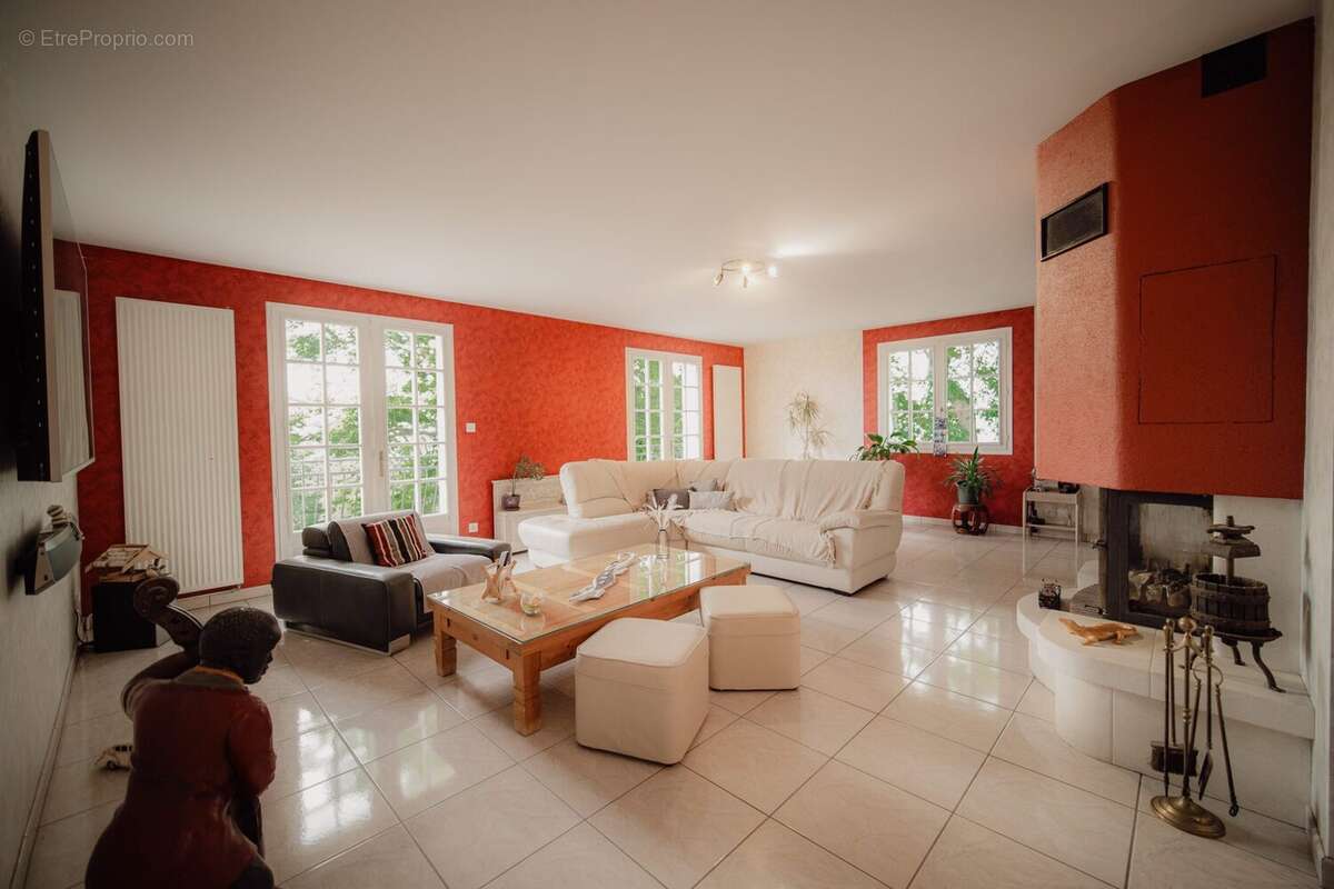 Maison à LA ROCHE-NOIRE