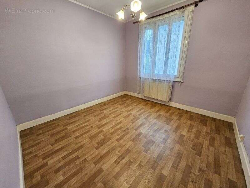 Maison à MONTROND-LES-BAINS