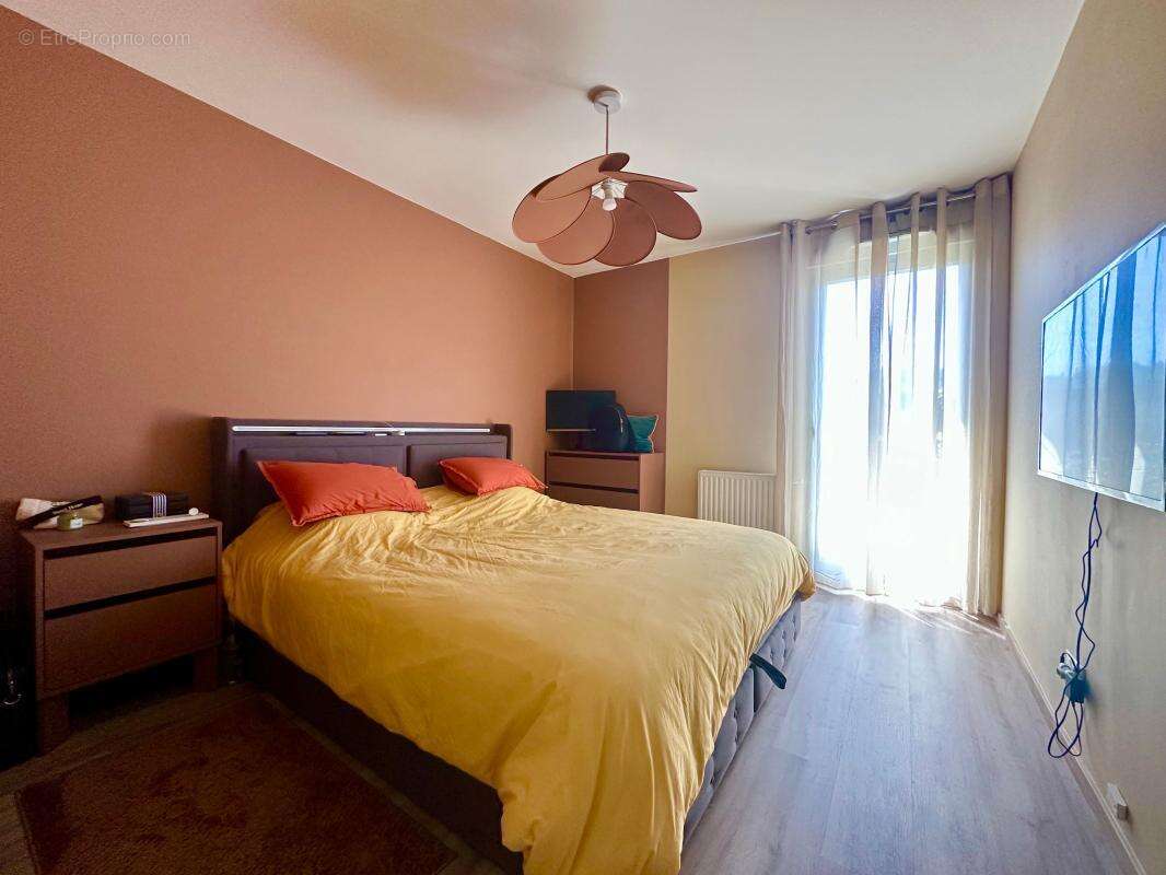 Exclusivité – Rare sur le secteur ! Magnifique appartement T3 de 2023, en état strictement récent, offrant un extérieur sans vis - photo 8