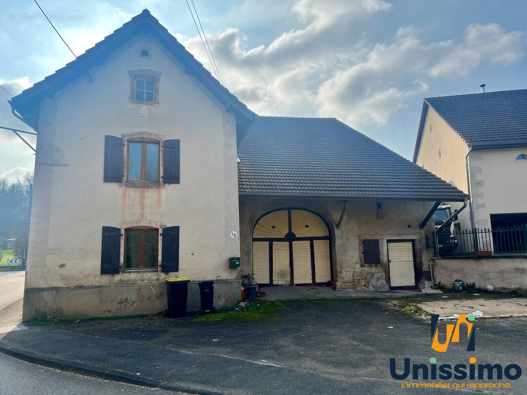 Appartement à ISSANS