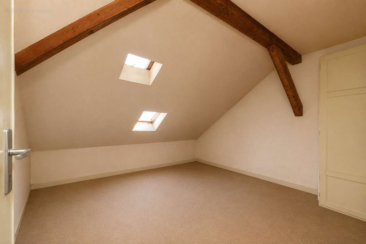 Maison bourgeoise de caractère  138 m2 quartier plantières queuleu - photo 10
