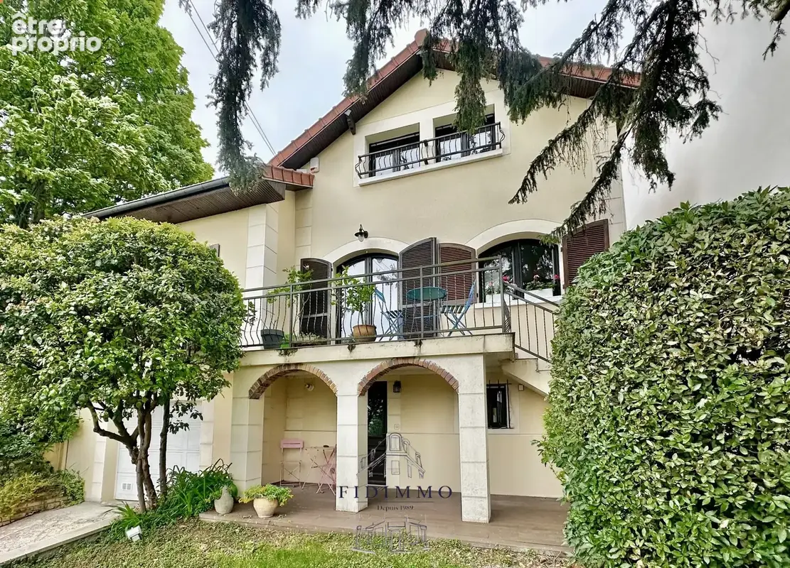 Maison à CHENNEVIERES-SUR-MARNE