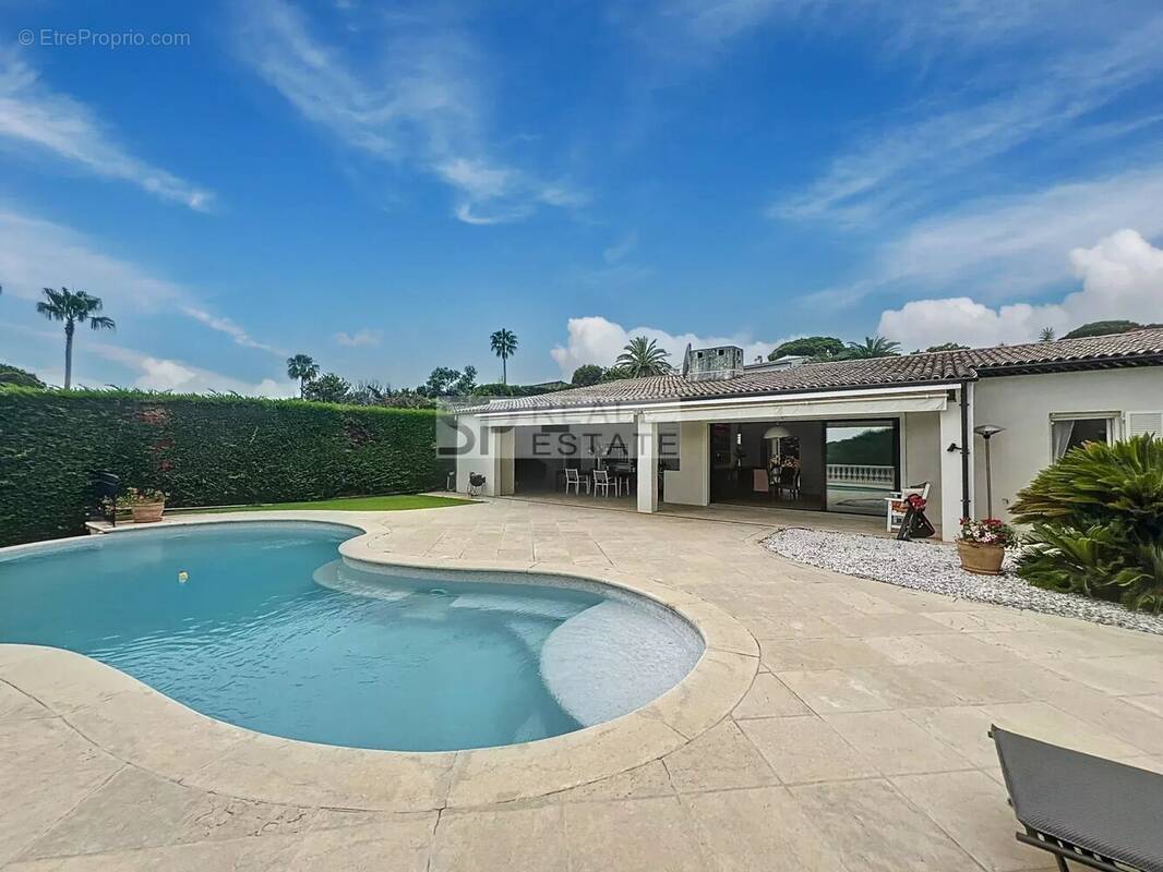 Maison à VILLENEUVE-LOUBET