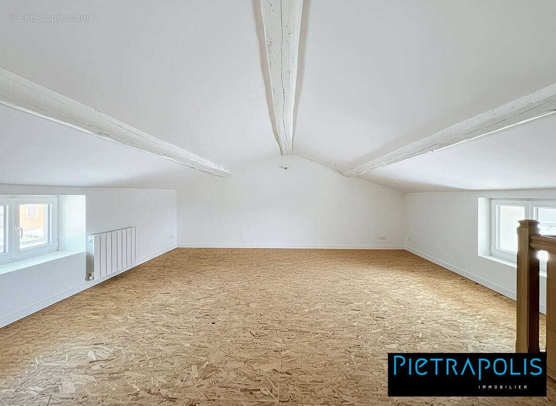 Maison 137 m² à Charbonnieres-Les-Bains  - photo 9